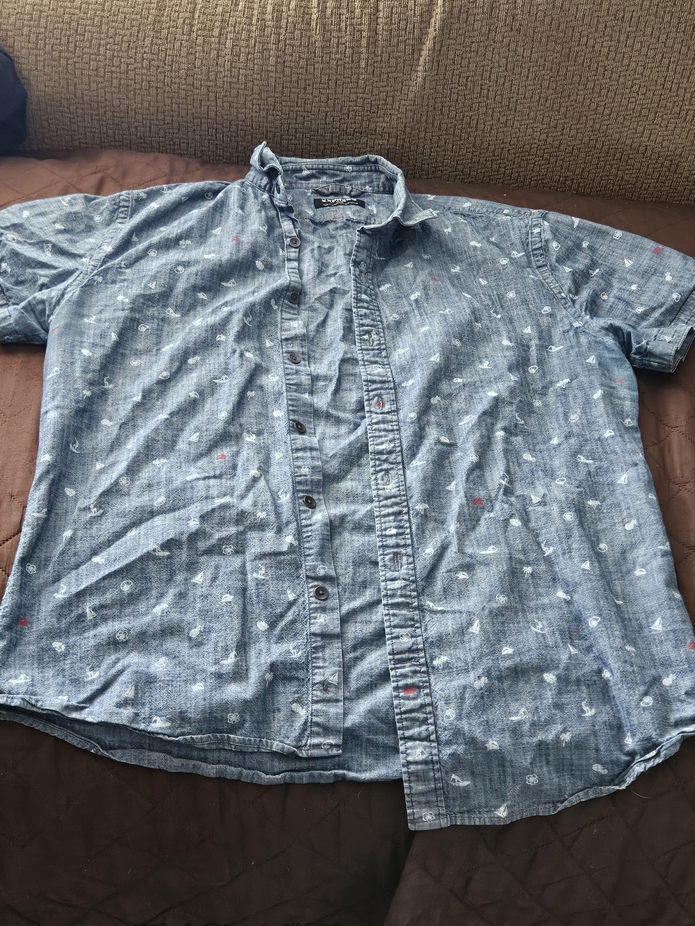 Express Medium Blue Short-Sleeve Chambray Button-Down Shirt with Micro Print